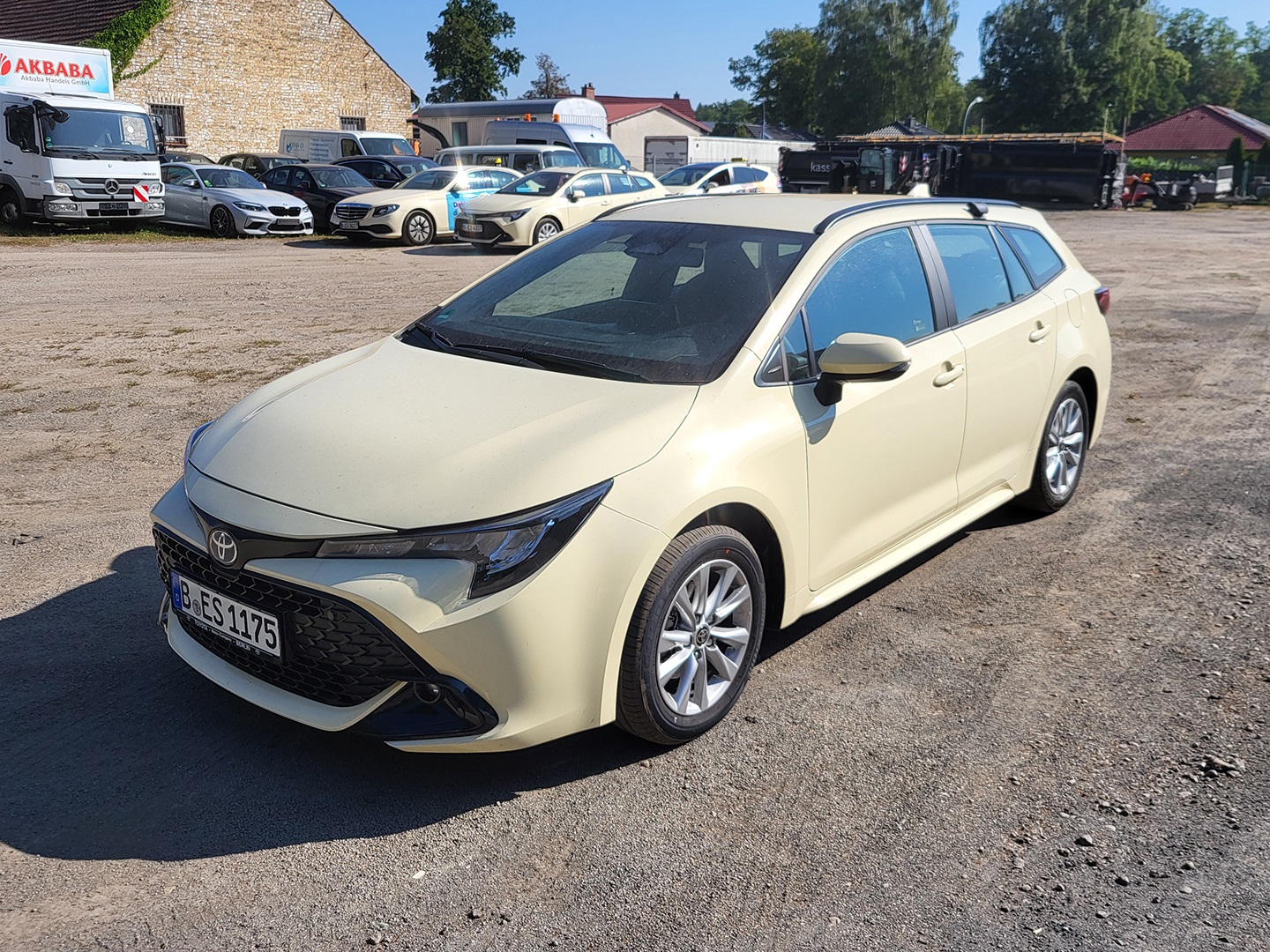 Fahrzeuge / Taxis TOYOTA Corolla 2.0 Hybrid Touring Sports (EZ: 2024) aus Insolvenz